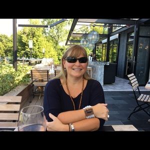 Meet your Posher, Alison